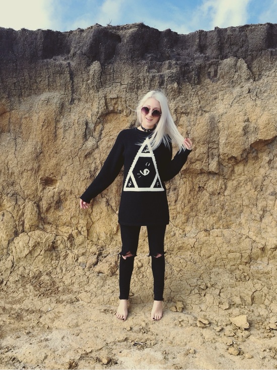 UNIF Sweaters - UNIF Black Crewneck Sweater